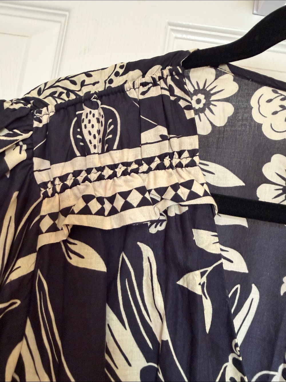 FARM Rio Black and Cream Botanical Bird Print Blouse - Picture 9 of 10